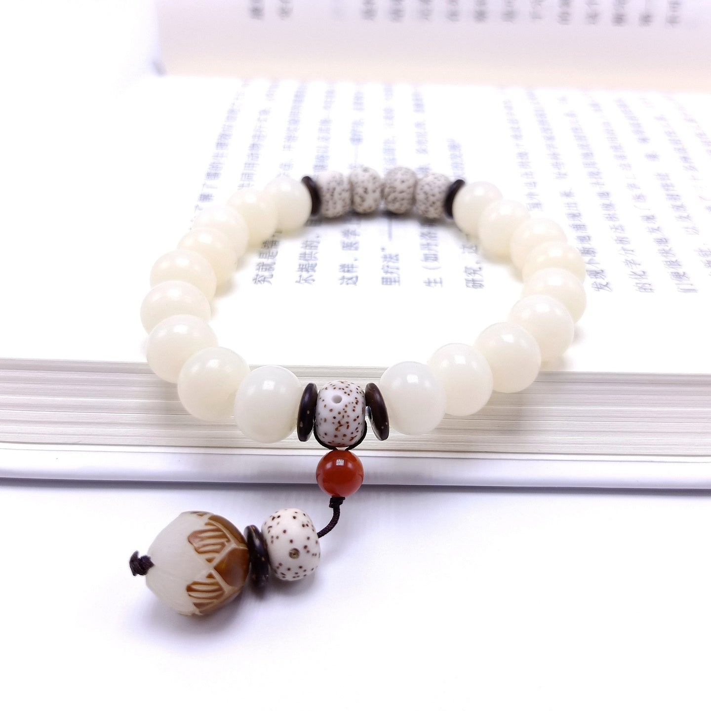 Original Design Natural White Bodhi Root Beads Bracelet Lotus 108 Lotus Mala Healing Prayer Bracelet for Women Jewelry Gift